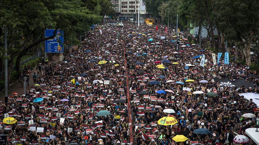 Hong Kong yönetimi özür diledi